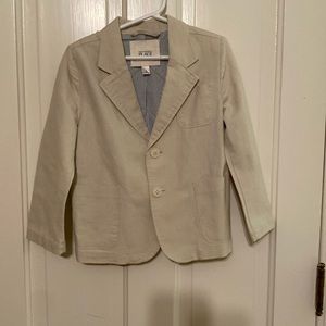 Preowned boy blazer in excellent condition.